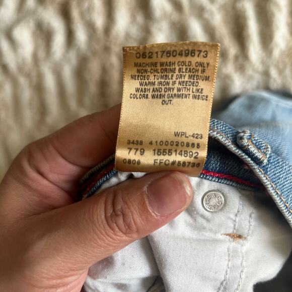 Levi’s Women’s 550 Straight Leg Jeans Medium Wash Size 10 Short - Picture 7 of 10